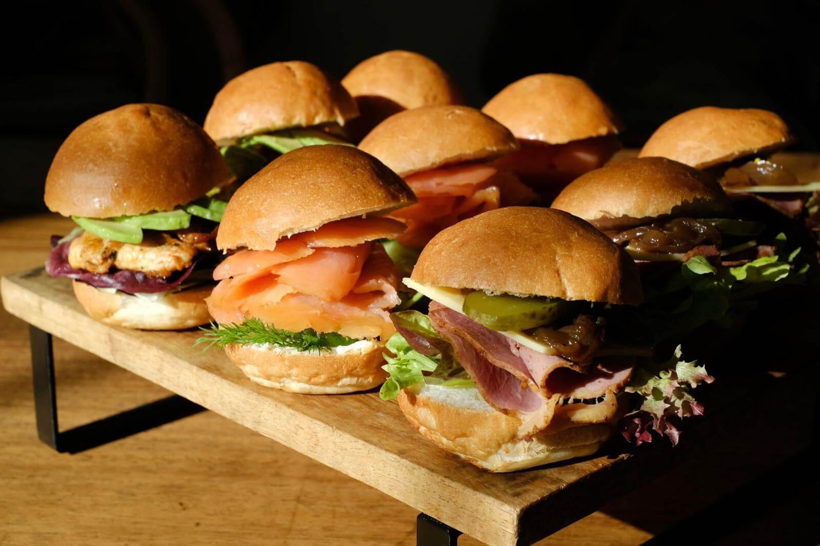JM Formula Slider Box – Local Catering Mini Burgers (9 pcs)