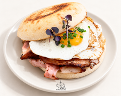 Bacon & Egg Roll