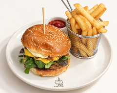Beef Burger with Chips
